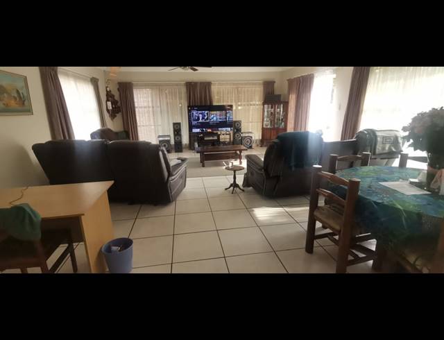 4 BEDROOM HOUSE FOR SALE IN BERGSIG